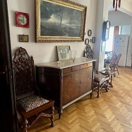 Vintage-style 2 Bedroom At Katechaki Διαμέρισμα *