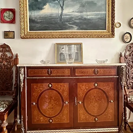 Vintage-style 2 Bedroom At Katechaki Αθήνα