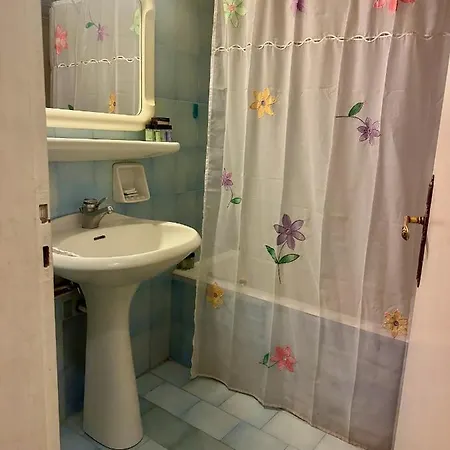 Apartment Vintage-style 2 Bedroom At Katechaki Athens